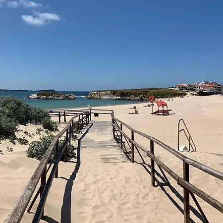 Sea Breeze Villa, Baleal Beach Apartment