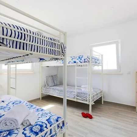 Sea Breeze Villa, Baleal Beach Apartment *